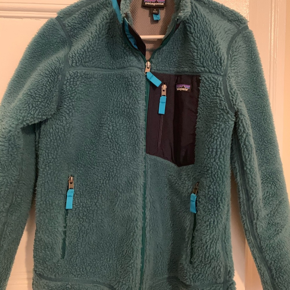 Barely worn women’s Patagonia fleece jacket
